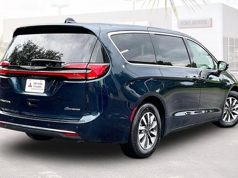 Used 2023 Chrysler Pacifica Touring-L FWD image 35
