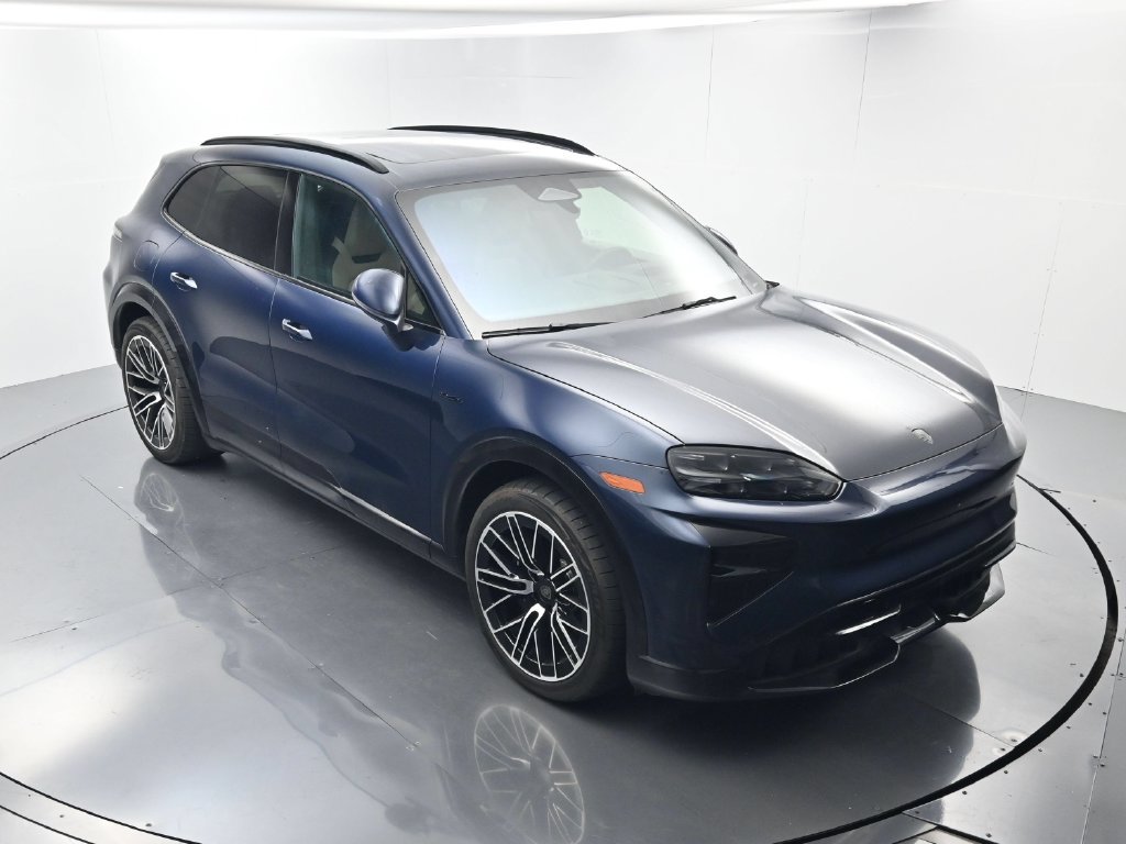 Certified 2026 Porsche Cayenne Turbo AWD/4WD image 42