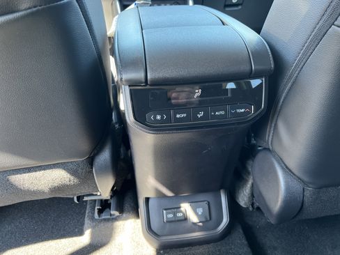 New 2026 Toyota Highlander Limited image 14