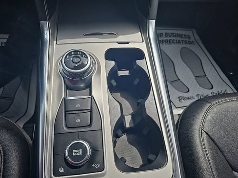 Used 2022 Ford Explorer Limited w/ Equipment Group 301A AWD/4WD image 27