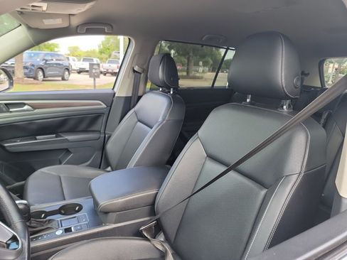 Used 2021 Volkswagen Atlas SE w/ Towing Package FWD image 13
