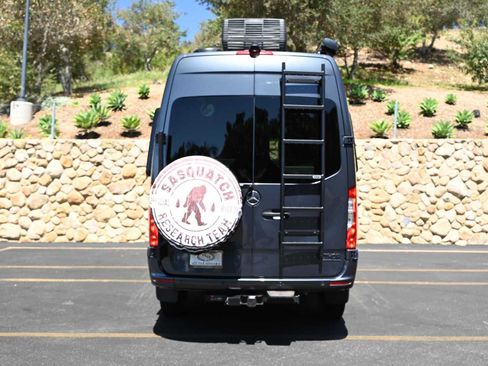 Used 2022 Mercedes-Benz Sprinter 2500 image 6