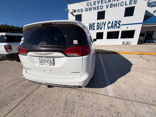 Used 2017 Chrysler Pacifica Limited FWD image 22
