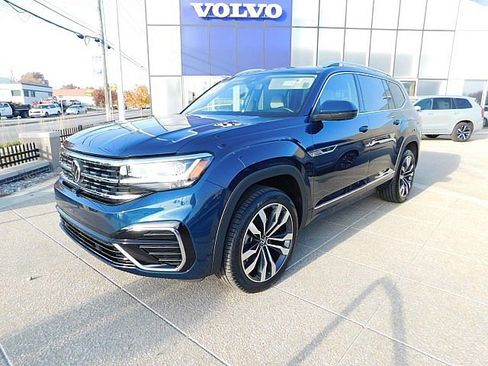 Used 2023 Volkswagen Atlas SEL Premium image 3