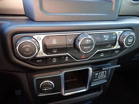 Used 2022 Jeep Wrangler Unlimited Sport AWD/4WD image 14