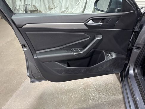 Used 2021 Volkswagen Jetta S image 19