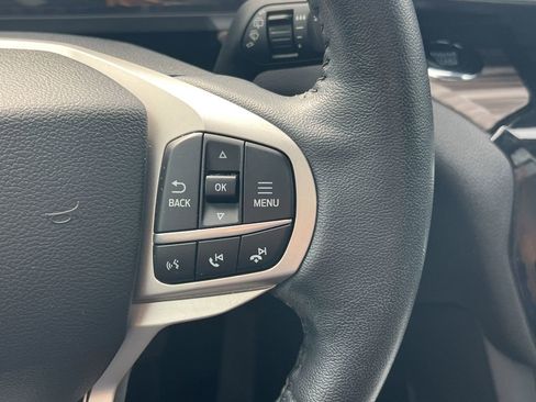 Used 2022 Ford Explorer Limited w/ Equipment Group 301A image 11