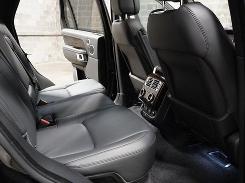 Used 2022 Land Rover Range Rover image 31