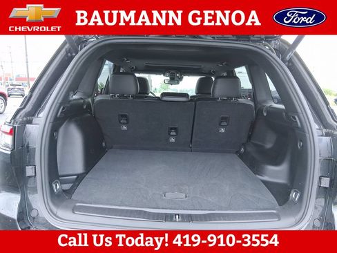 Used 2023 Jeep Grand Cherokee Altitude AWD/4WD image 5