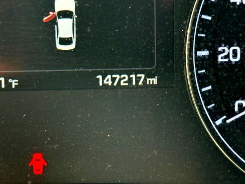 Used 2015 Hyundai Genesis 3.8 image 30