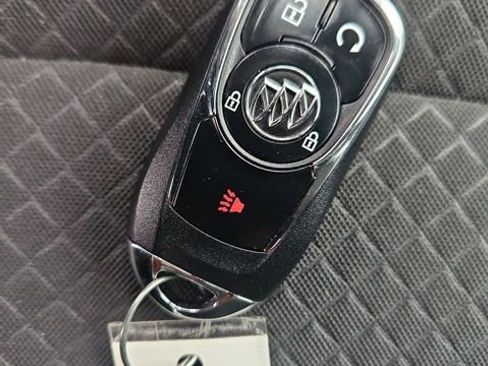 Used 2022 Buick Encore Preferred w/ Safety Package image 29