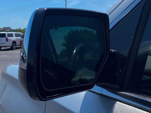 Used 2016 Chevrolet Tahoe LTZ AWD/4WD image 4