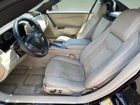 Used 2006 Cadillac XLR V RWD image 19