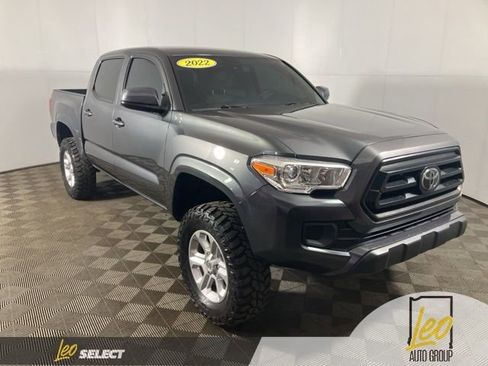 Used 2022 Toyota Tacoma SR AWD/4WD image 9