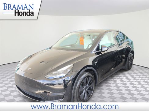 Used 2025 Tesla Model Y Long Range RWD image 1