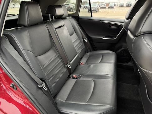 Used 2021 Toyota RAV4 Limited image 25