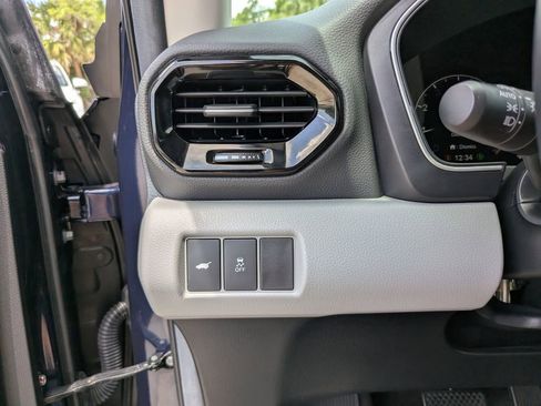 Used 2025 Honda Pilot Touring image 32