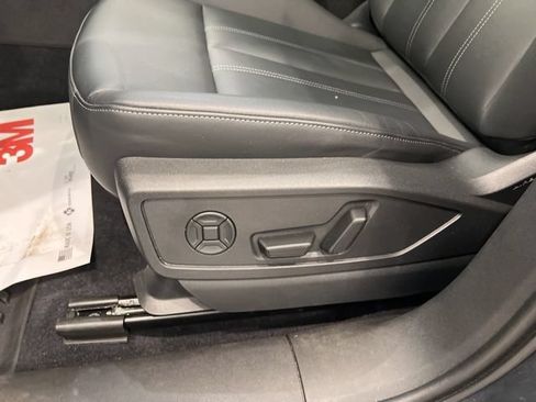 Used 2025 Audi Q5 Premium w/ Convenience Package AWD/4WD image 9