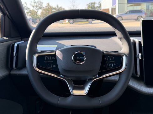 Used 2026 Volvo EX30 Cross Country Ultra w/ Protection Package Premier image 15