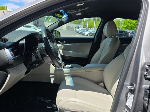 Used 2023 Genesis G70 2.0T AWD/4WD image 20