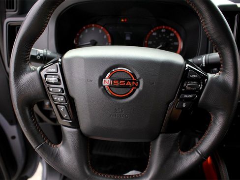 Used 2025 Nissan Frontier Pro-X image 11