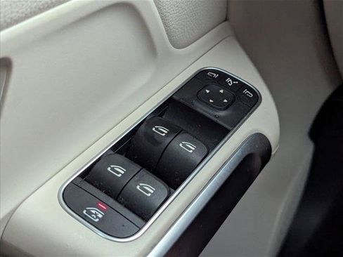 Used 2023 Mercedes-Benz GLB 250 image 6