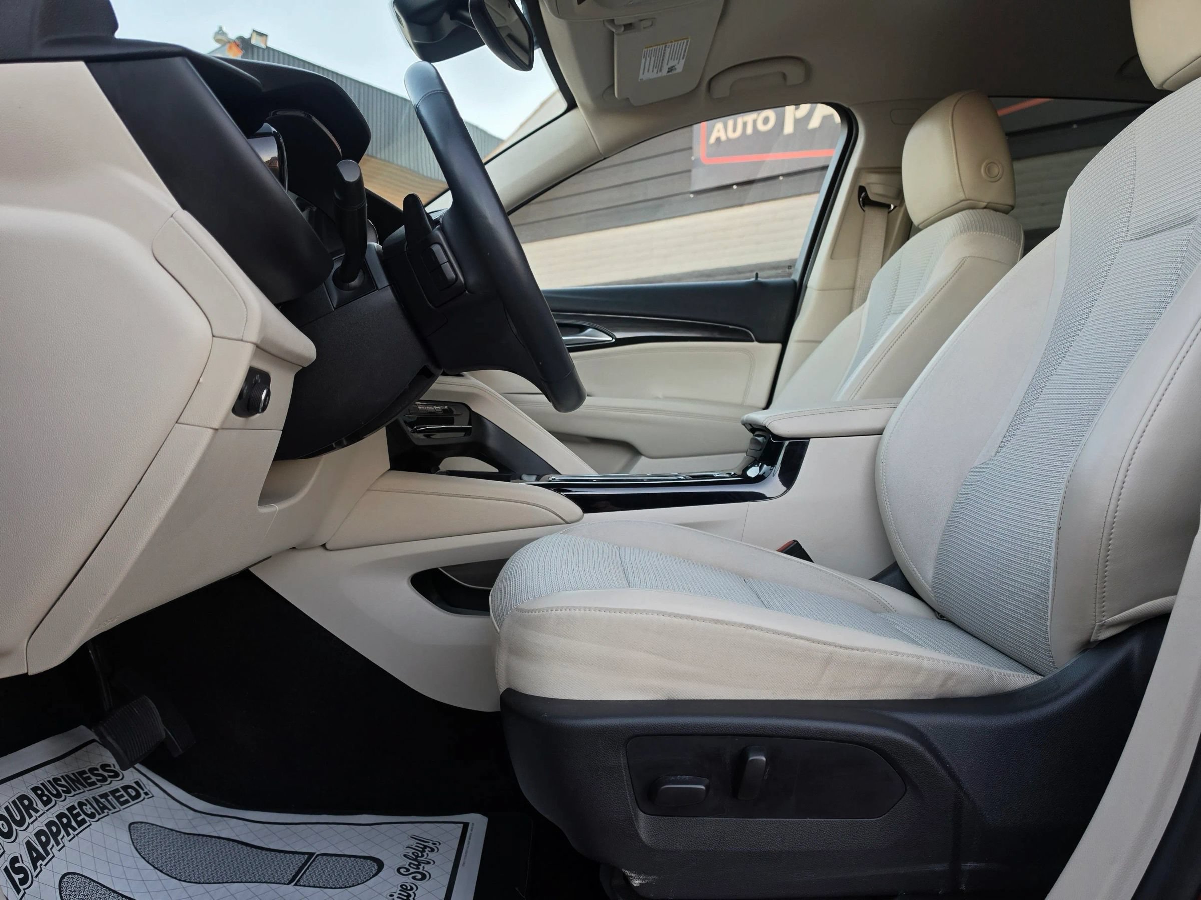 Used 2022 Buick Envision Preferred FWD image 36
