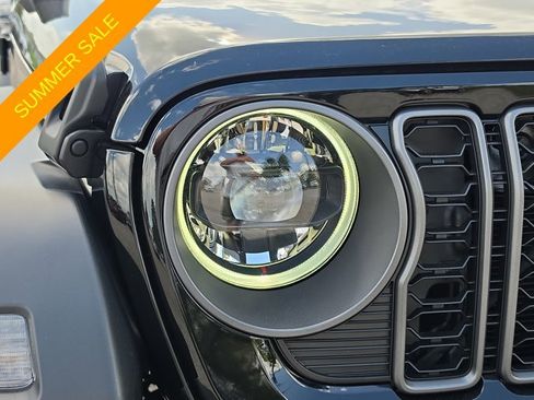 Certified 2025 Jeep Wrangler Sport AWD/4WD image 6