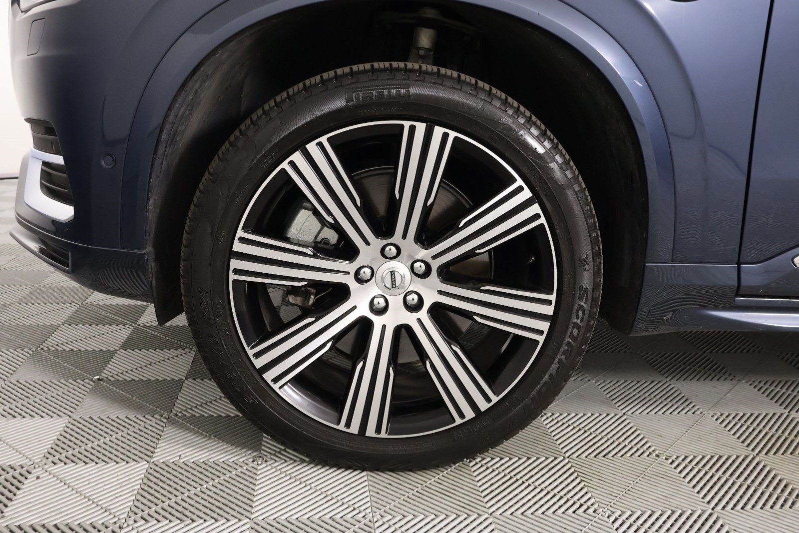 Used 2025 Volvo XC90 T8 Plus AWD/4WD image 28