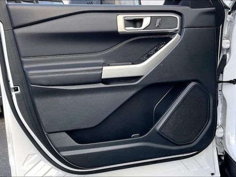 Certified 2023 Ford Explorer XLT w/ Equipment Group 202A image 19