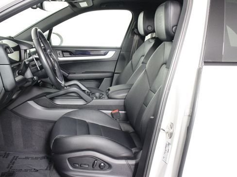 Certified 2024 Porsche Cayenne AWD/4WD image 5