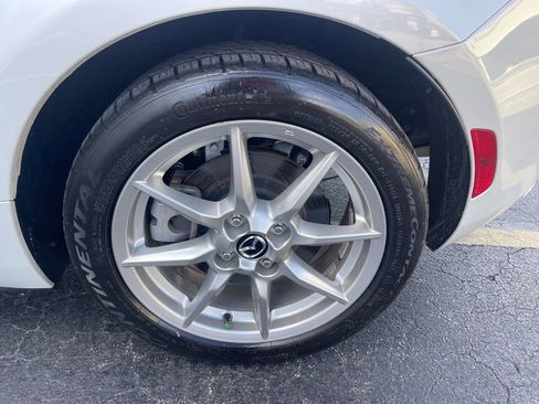 Used 2016 MAZDA MX-5 Miata Sport image 30