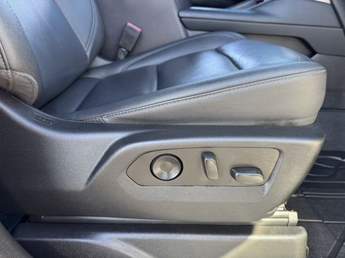 Used 2022 Chevrolet Suburban Z71 image 40