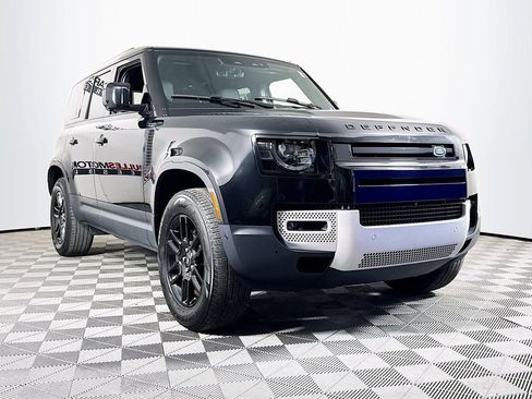 Used 2025 Land Rover Defender 110 S image 1