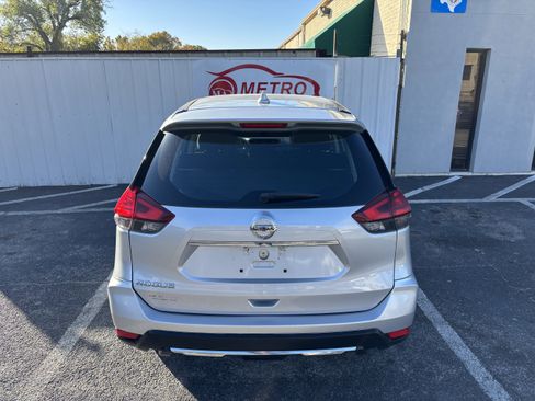 Used 2017 Nissan Rogue S image 5