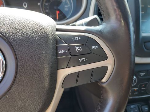 Used 2016 Jeep Cherokee Trailhawk w/ Comfort/Convenience Group AWD/4WD image 20