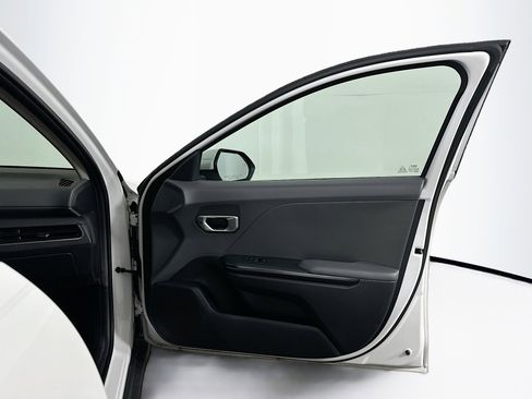 Used 2025 Kia K4 LXS image 31