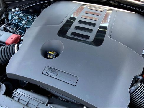 New 2026 Land Rover Range Rover Velar Dynamic SE image 17