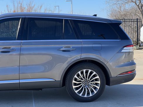 Used 2022 Lincoln Aviator Reserve w/ Elements Package Plus image 6
