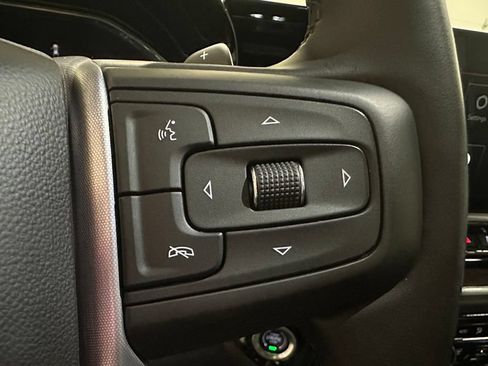 Used 2025 GMC Sierra 1500 SLT AWD/4WD image 23