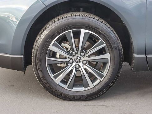 Used 2024 Toyota Venza LE image 9