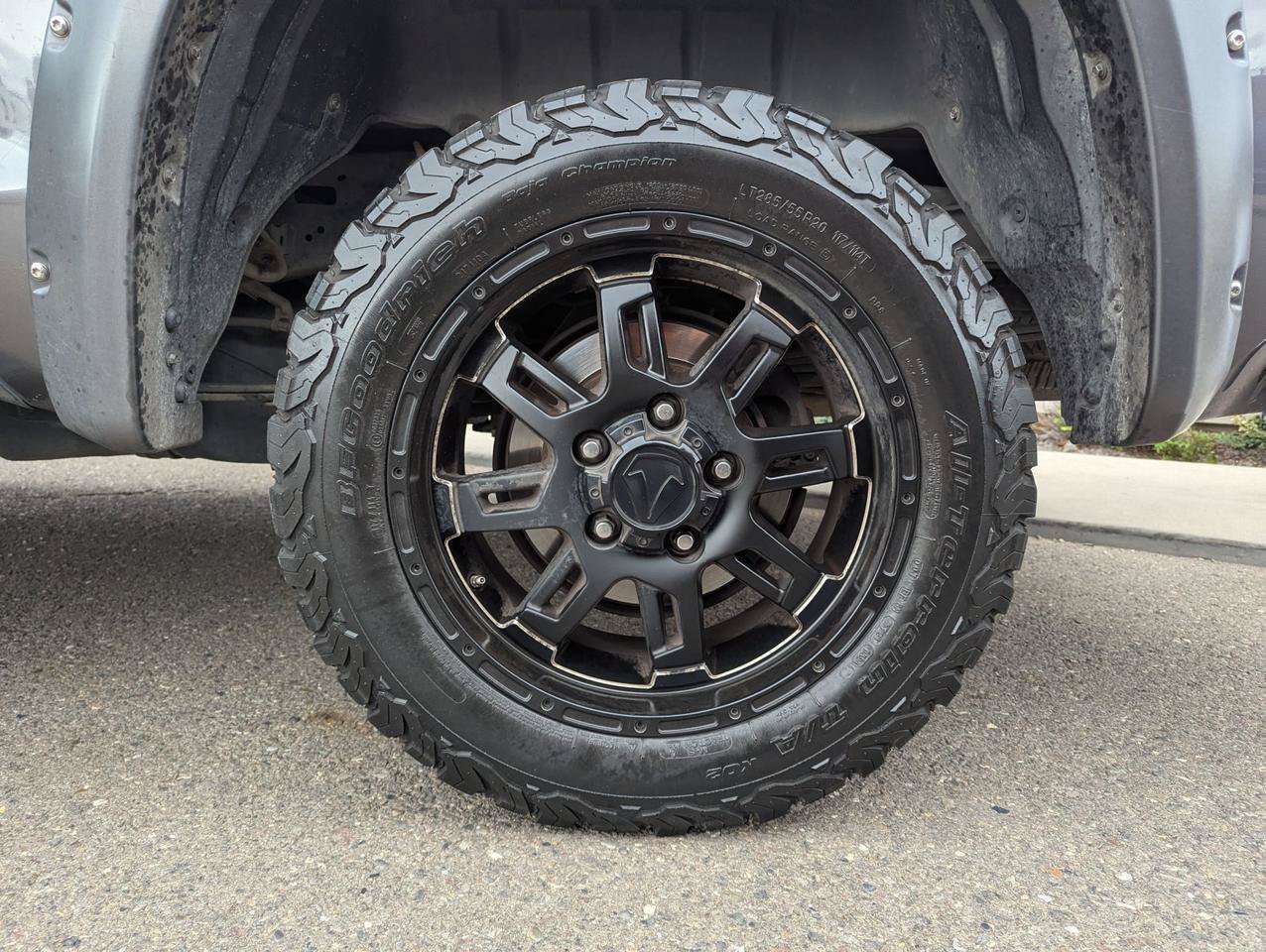 Used 2017 Toyota Tundra SR5 w/ SR5 Upgrade Package AWD/4WD image 26