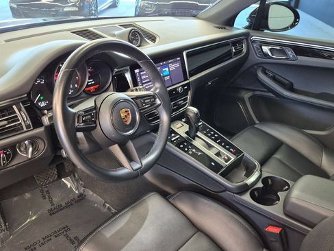 Certified 2023 Porsche Macan AWD/4WD image 12