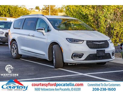Used 2021 Chrysler Pacifica Limited w/ Premium & Safety Sphere Group