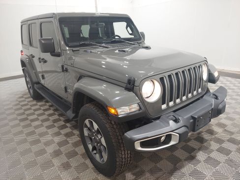 Used 2021 Jeep Wrangler Unlimited Sahara w/ Uconnect 4C Nav & Sound Group AWD/4WD image 4
