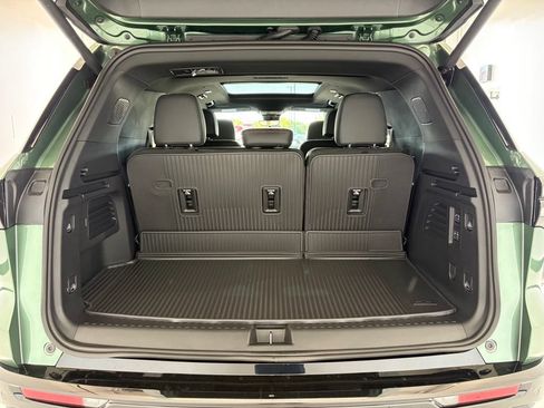 New 2027 Chevrolet Traverse RS w/ LPO, Floor Liner Package FWD image 54