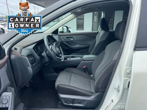 Used 2023 Nissan Rogue SV FWD image 9