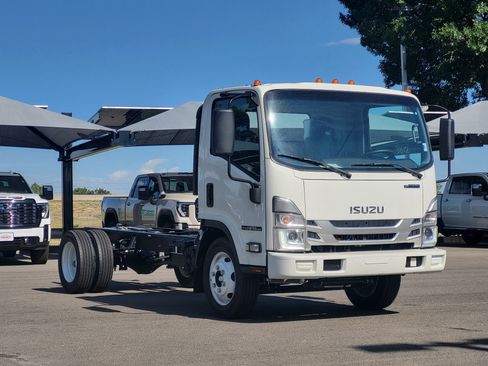New 2026 Isuzu NPR RWD image 3