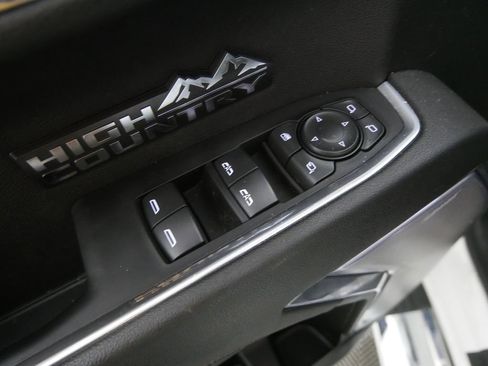 Used 2024 Chevrolet Silverado 1500 High Country w/ High Country Premium Package AWD/4WD image 17
