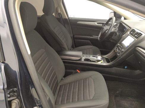 Used 2020 Ford Fusion SE image 21